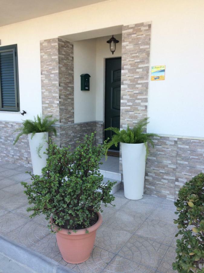B&B A Due Passi Dal Mare Catona Di Reggio Calabria Exterior foto